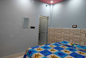 Standard Room | Rollaway beds, free WiFi, bed sheets