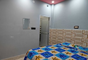 Standard Room | Rollaway beds, free WiFi, bed sheets