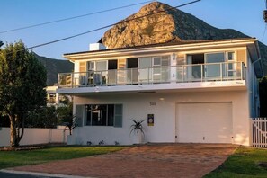 Exterior - Hermanus Family Getaway - Near The Beach (Hermanus)