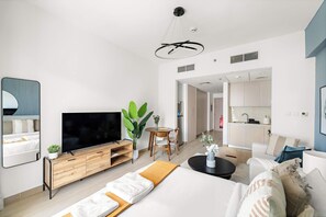 Desk, iron/ironing board, WiFi, bed sheets