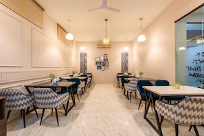 Dining - Flxho Tribe - Bespoke Hotel - Arjun Marg (Gurugram)