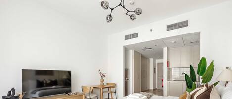 Een strijkplank/strijkijzer, wifi, beddengoed, rolstoeltoegang