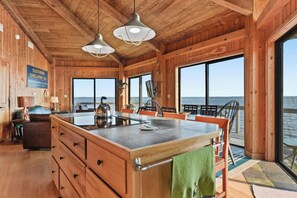 Signature House, 3 Bedrooms, Patio, Beach View | Private kitchen | Fridge, microwave, oven, stovetop