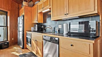 Maison Signature, 3 chambres, patio, vue plage | Cuisine privée | Réfrigérateur, micro-ondes, four, plaque de cuisson