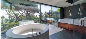 4 dormitoris, caixa forta a l'habitació i planxa i posts de planxar 