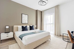 2 bedrooms, desk, iron/ironing board, WiFi