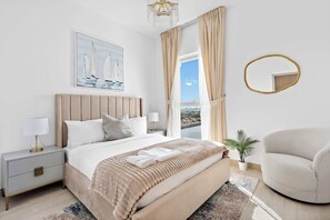 4 habitaciones, escritorio, tabla de planchar con plancha y wifi