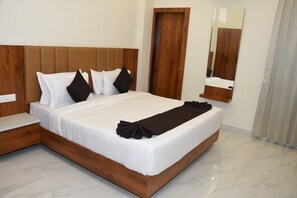 Laptop workspace, free WiFi - Hotel Imperial (Dabok)