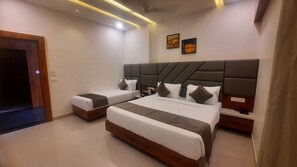 Laptop workspace, free WiFi - Hotel Imperial (Dabok)
