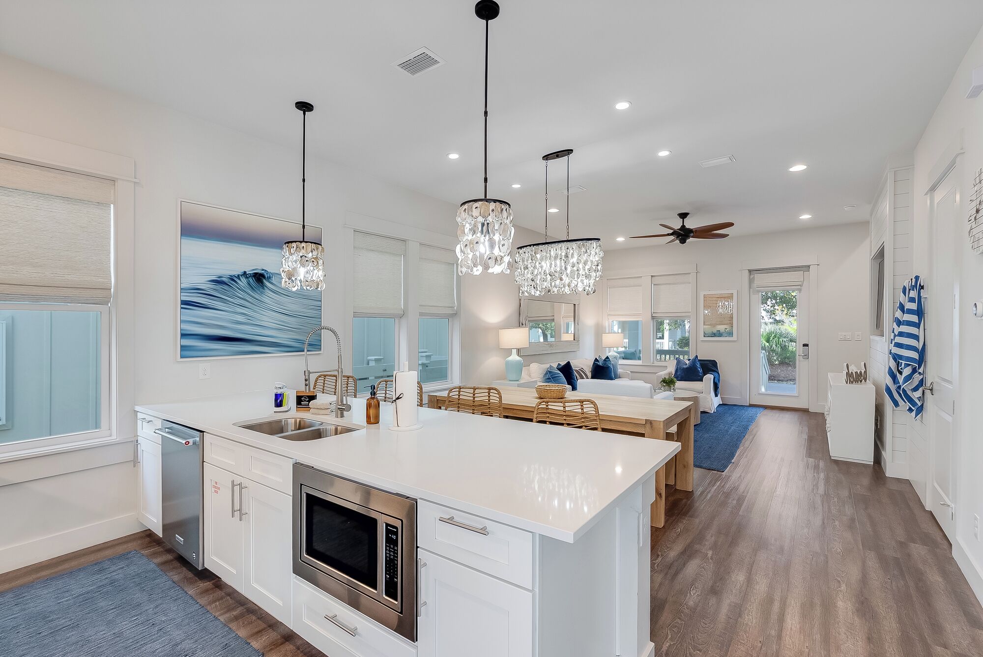 Frigorifero con congelatore, microonde, forno, lavastoviglie