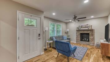 TV, fireplace, offices