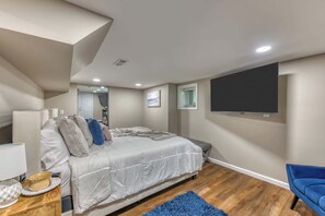 5 bedrooms, WiFi, bed sheets