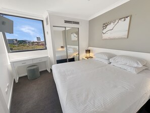 1 室のベッドルーム、デスク、アイロン / アイロン台、WiFi