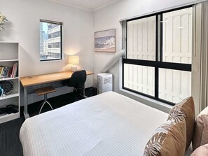 Desk, iron/ironing board, WiFi, bed sheets