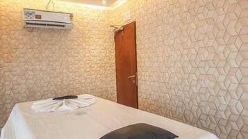 Trị liệu toàn thân, massage đá nóng, liệu pháp quấn ủ cơ thể