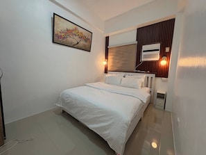 Condo, 1 Bedroom, Accessible - Near Mactan International Airport Condo With Private Entrance and Shared Pool (Lapu-Lapu)