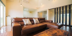 Villa, 4 habitaciones, para no fumadores, vista al mar | Área de sala de estar