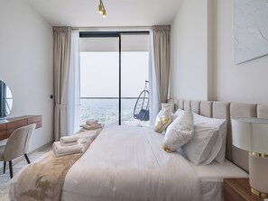 Apartamento luxo, sacada, vista para a cidade | Wi-Fi de cortesia