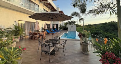 Casa Puesta Del Sol - Large Infinity Pool with Spectacular Views of the Bay