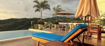 Casa Puesta Del Sol - Large Infinity Pool with Spectacular Views of the Bay