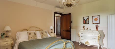 5 Schlafzimmer, Bügeleisen/Bügelbrett, Reisekinderbett, kostenloses WLAN