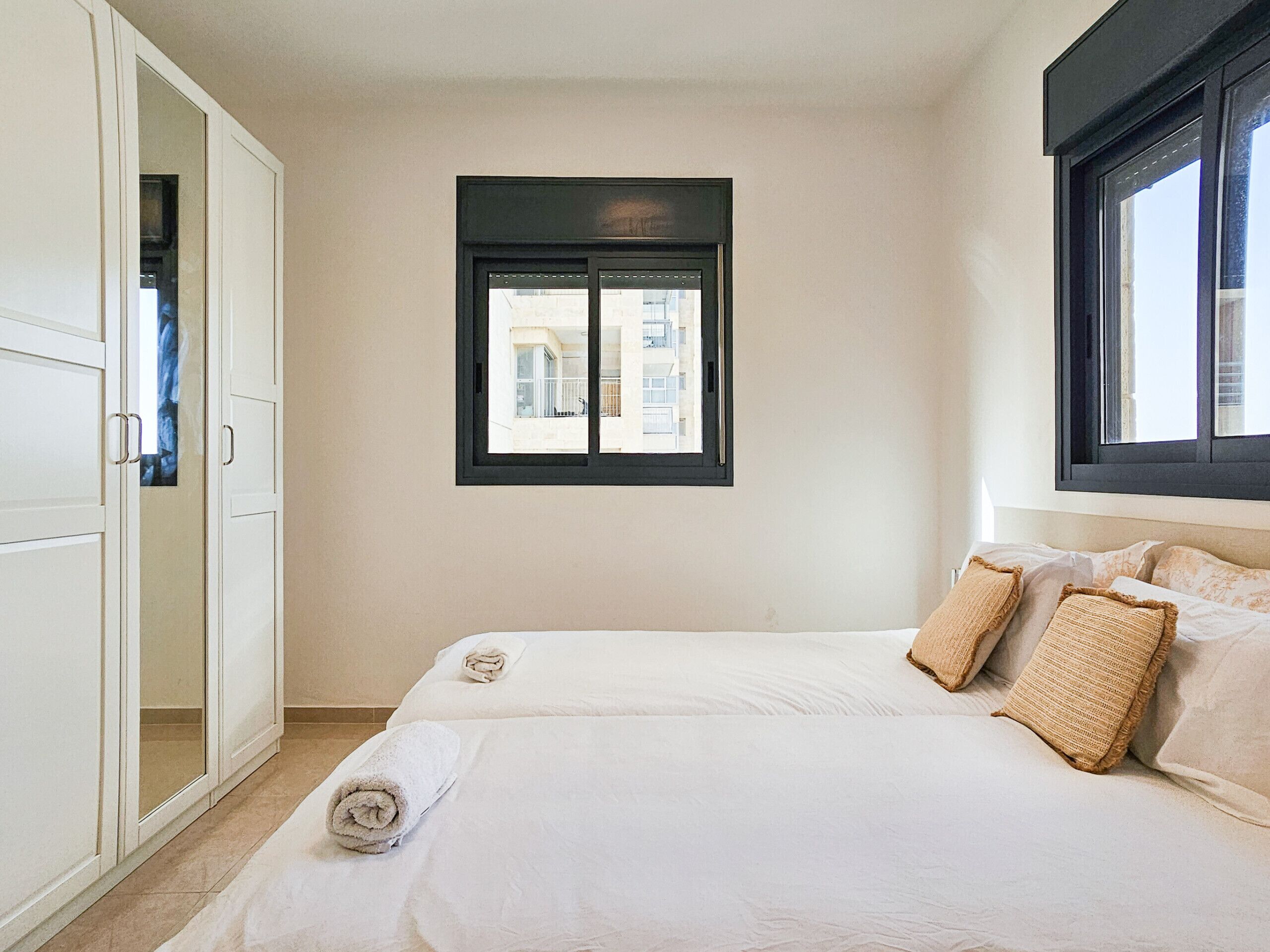 3 多间卧室、免费 WiFi、床单