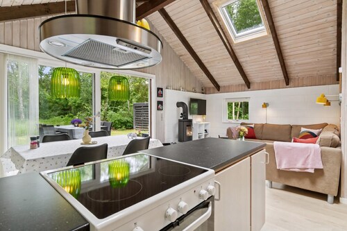 Holiday home with green oasis near the fjord