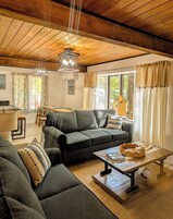 Casa familiar | Zona de estar | Smart TV de 20 pulgadas con canales digitales