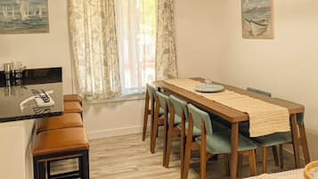 Family House | In-room dining
