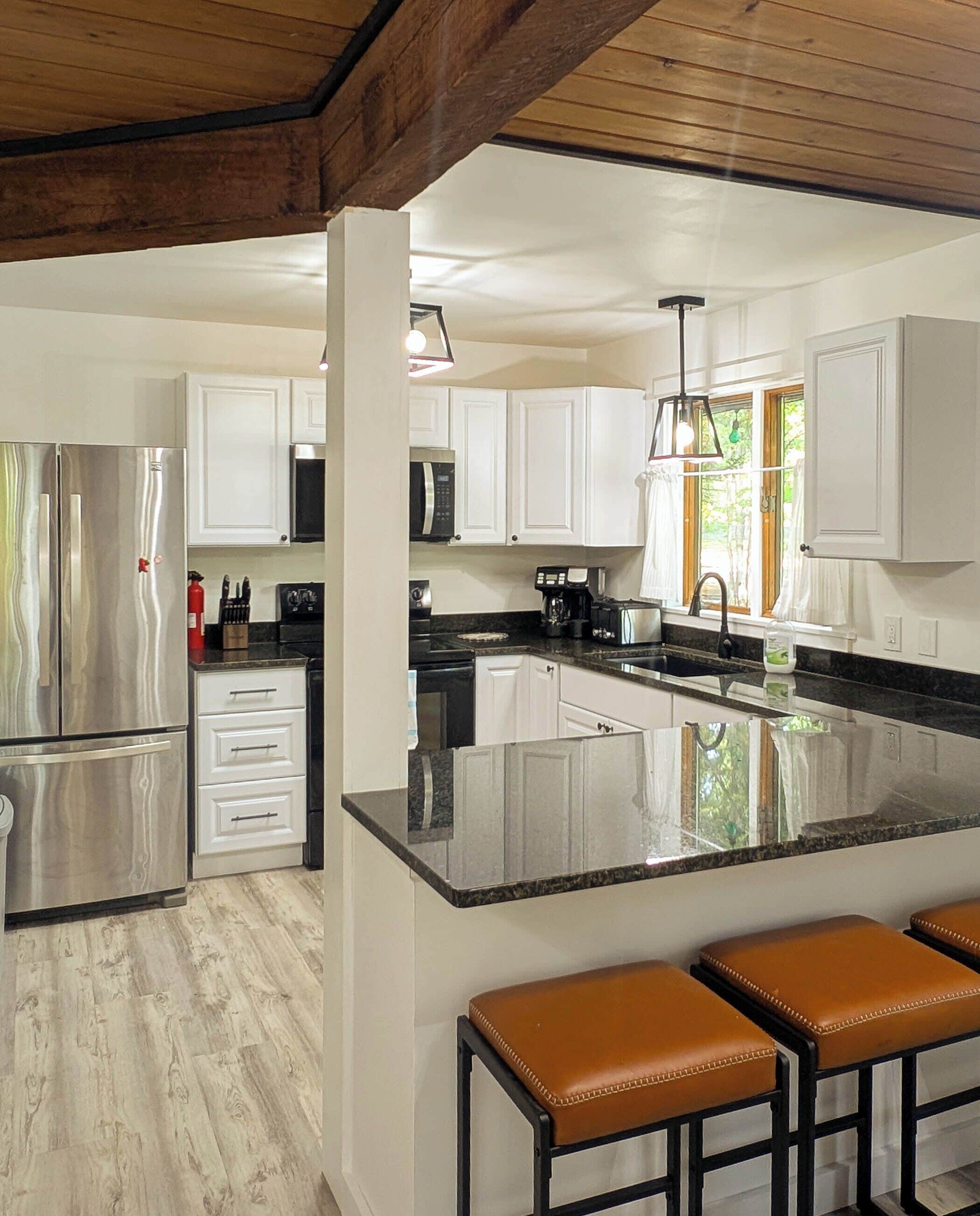 Family House | Private kitchen | Full-sized fridge, microwave, oven, stovetop