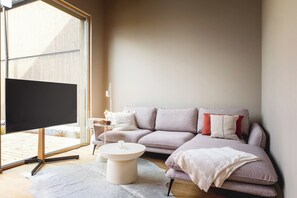 Televisie en een open haard