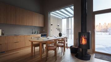 ثلاجة، ميكروويف، فرن، موقد طهي مسطح