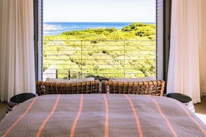 Iron/ironing board, WiFi, bed sheets - Coastal Cove (De Kelders)