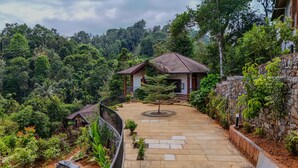 Kamar Double Standar | Pemandangan taman