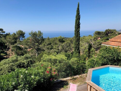 Villa vue mer, 4 chambres, climatisation, piscine à 5 min des plages (Almanarre)