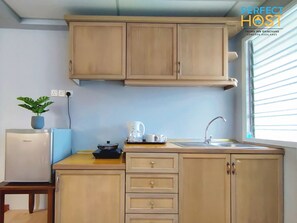 Executive Apartment, 3 Bedrooms | Private kitchen