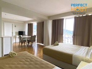 고급 침구, 오리/거위털 이불, 셀렉트 컴포트 침대, 책상