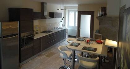 Town house in Pommard in the heart of the Burgundy vineyards