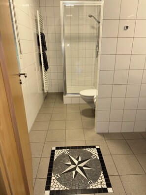 Handtücher, Seife, Toilettenpapier