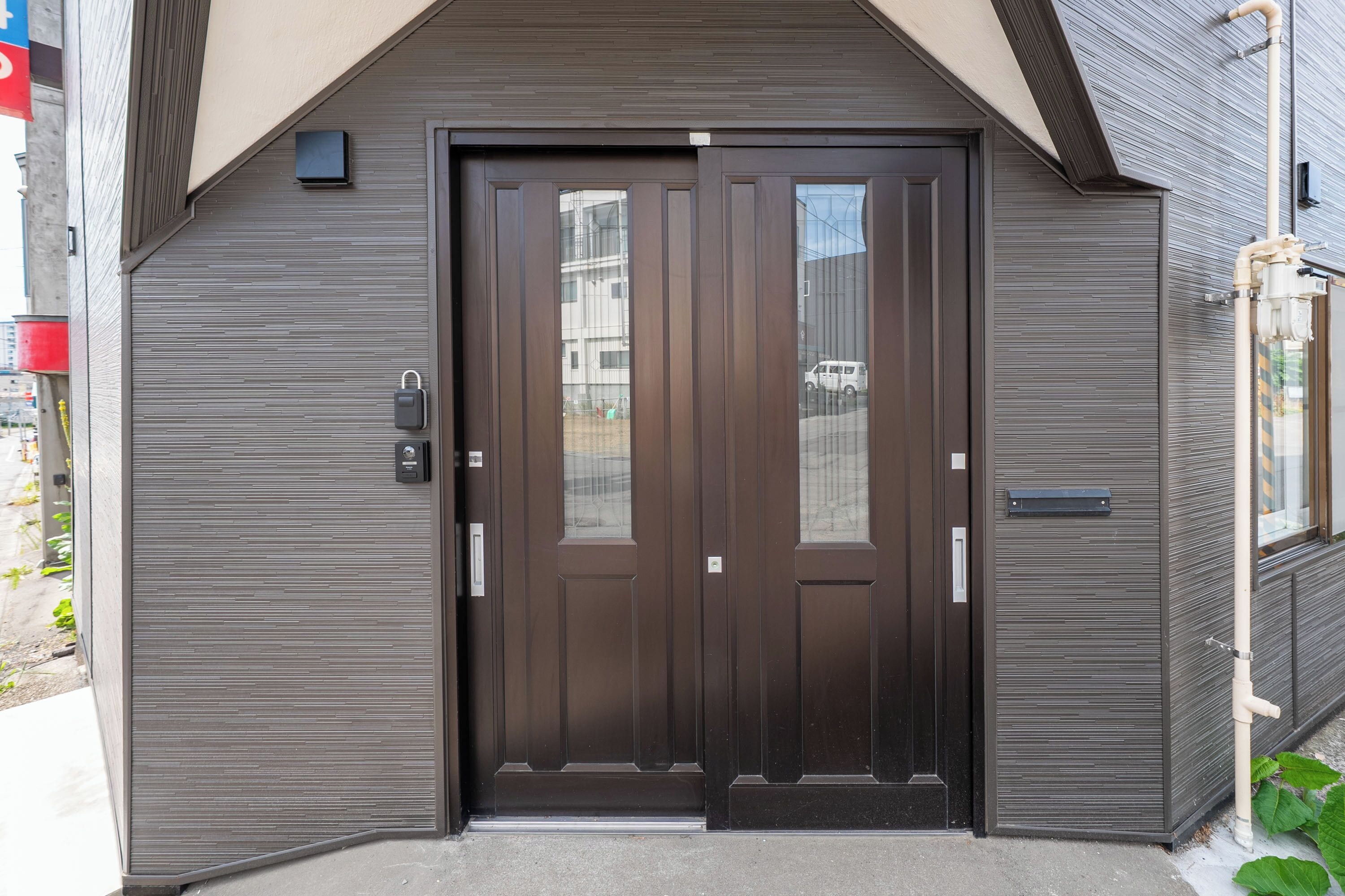 Overnatningsstedets indgangsparti