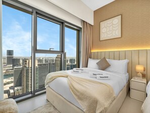 2 bedrooms, desk, iron/ironing board, WiFi