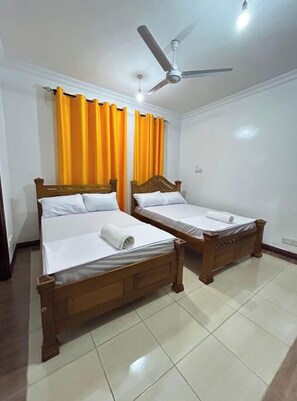 2 chambres, fer et planche à repasser, accès à Internet, literie fournie