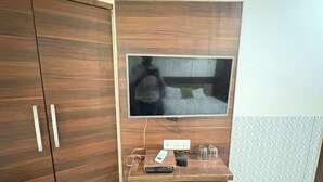 Superior Room | Free WiFi, bed sheets - Hotel Sacheti Yatri Niwas Ajmer  (Ajmer)