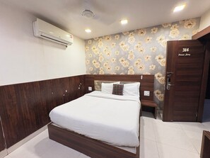 Free WiFi, bed sheets - Hotel Sacheti Yatri Niwas Ajmer  (Ajmer)