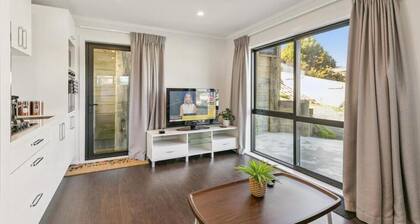 Piso moderno de 1 dormitorio, entrada privada, cocina completa