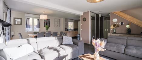 Télévision, chaîne hi-fi