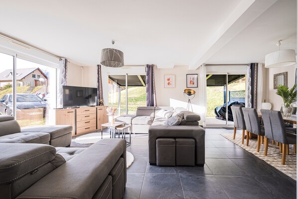 电视、立体声音响