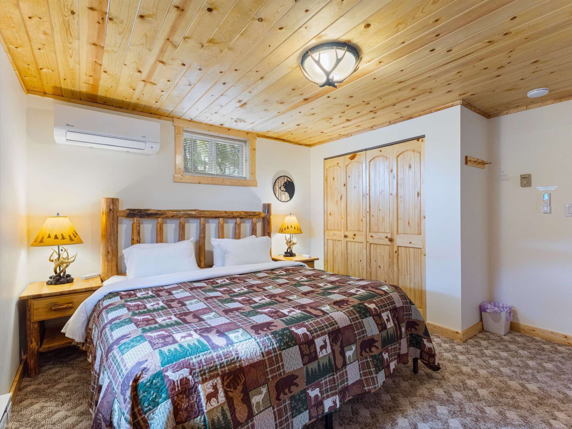 2 makuuhuonetta, työp öytä, silitysrauta/-lauta, Wi-Fi