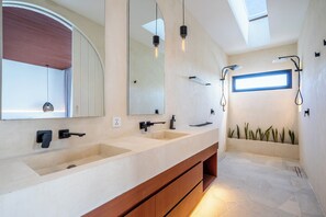 Classic Villa, 2 Bedrooms, Private Pool | Bathroom - Villa Nuusa Bingin (Pecatu)