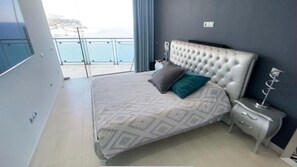 2 bedrooms, WiFi, bed sheets, wheelchair access - Penthouse in the sea, Tauro (La Playa del Cura)